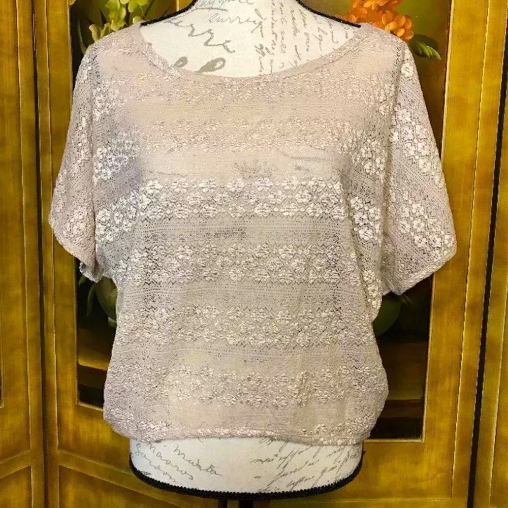 Kirra Women's Beige Floral Lace Dolman Short Sleeve Top Shirt - Size Large